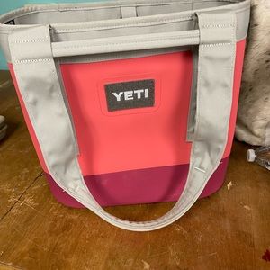 Pink yeti Camino bag